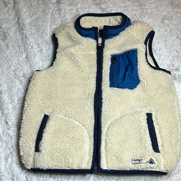 Baby Gap Baby Toddle Fleece Vest Size 2Y-EUC - Picture 1 of 4